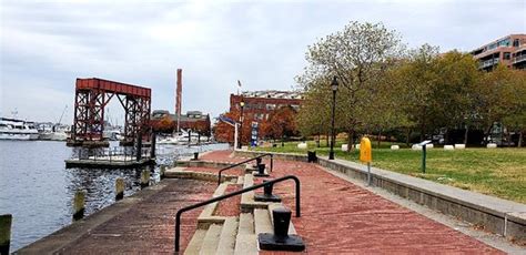hotels near canton waterfront park.
